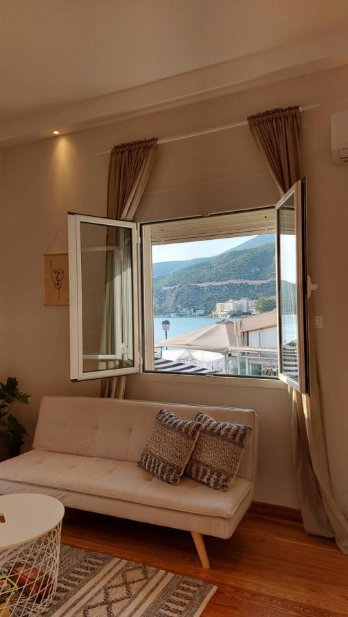 Onar Beachfront Residence, Loutraki Exterior photo
