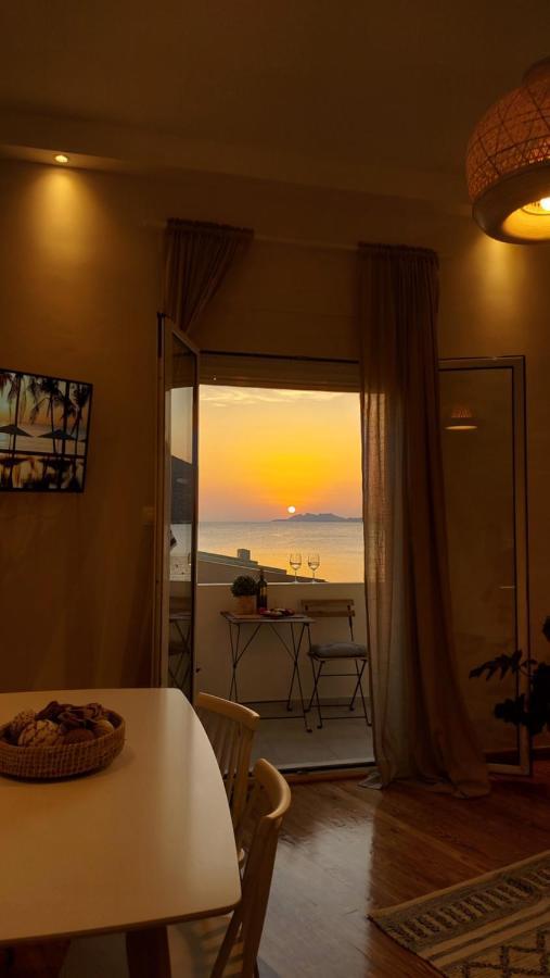 Onar Beachfront Residence, Loutraki Exterior photo